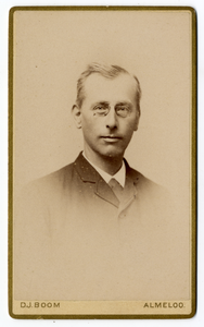 221185 Portret van mr. J.J. Kuipers, geboren 1838, lid van de gemeenteraad van Utrecht (1891 -1897), overleden 1911. ...